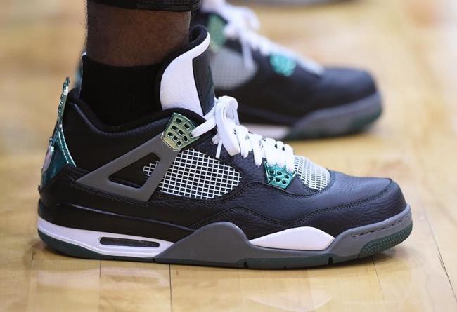 2015 赛季：由于主场暴雨，洋基队与大都会队的“地铁大战”被迫延迟三小时开球