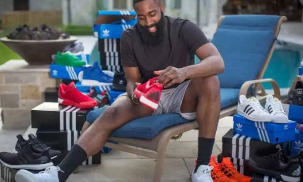 董健称球队首战CBA强队显不足，将努力提升水平