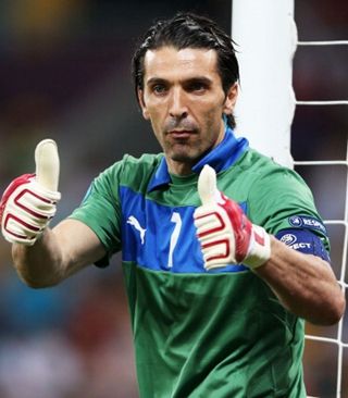 约翰逊29分 老鹰大胜掘金