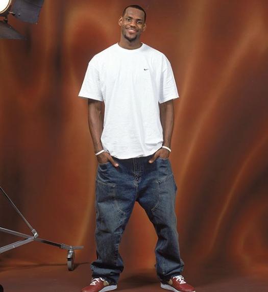 郭泓志在 2010 年创造了连续解决 36 名左打者的纪录，获封“左打者噩梦”